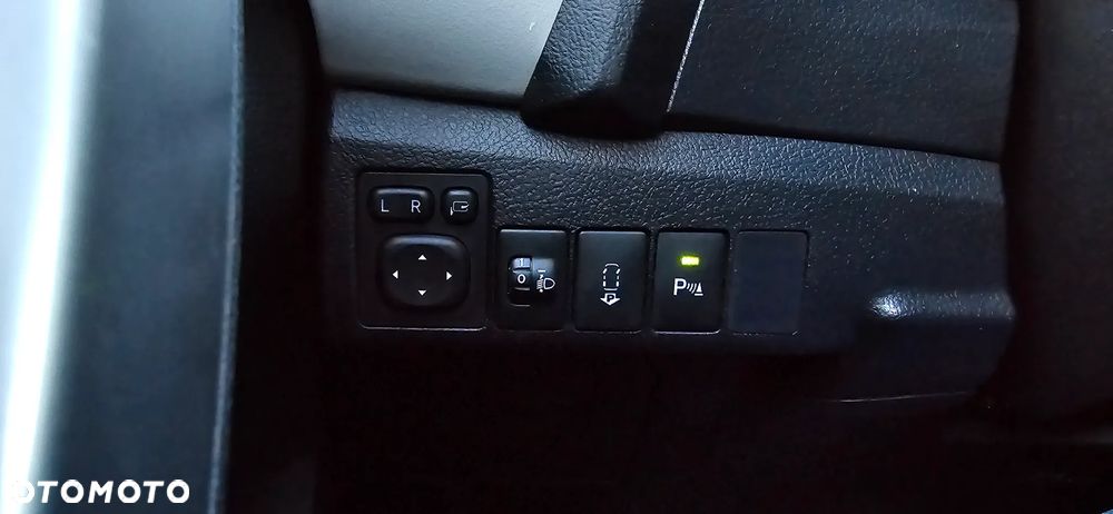 Toyota Auris 1.8 HSD Luna - 31