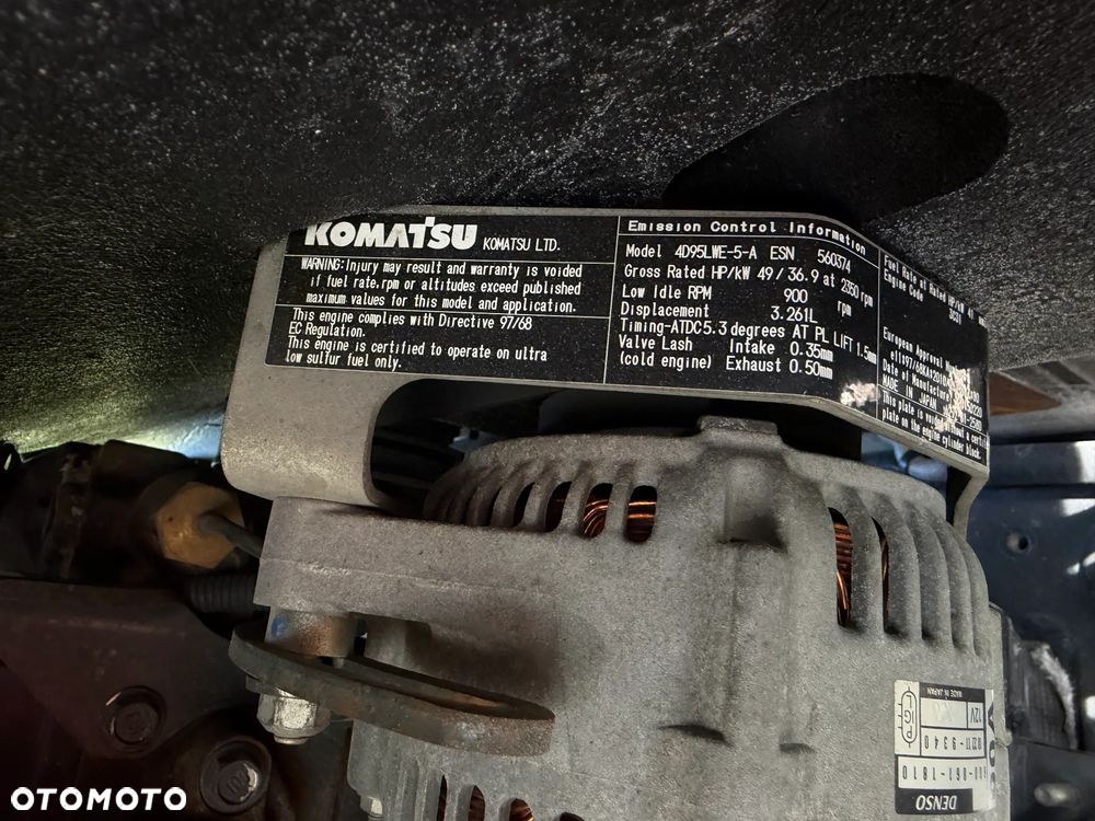 Komatsu WA70-7 Ładowarka Kołowa łamana 2016 rok.  Jak Nowa!  Oryginał łyżka. Mocny silnik 4cylindry. Zero luzów i wycieków. Aktualne Badania DEKRA BMWT. Wielka Okazja. Maszyna jak nowa z Salonu. 4200mtg. Pochodzi z Norweskiego urzędu gminy. Dodatkowe linie Hydrauliczne. Szybka wolna Jazda Rewers Hydrostatic.  Wersja Norwesk Mocne doświetlenie dodatkowe grzanie. kabina Ogrzewana wentylowana! Zmiana Osprzętu Hydrauliczna! - 35