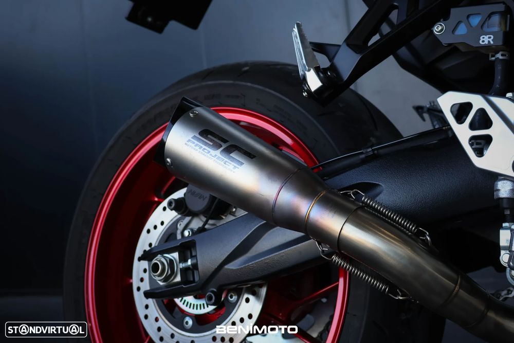 Suzuki GSX-R 8R - 13