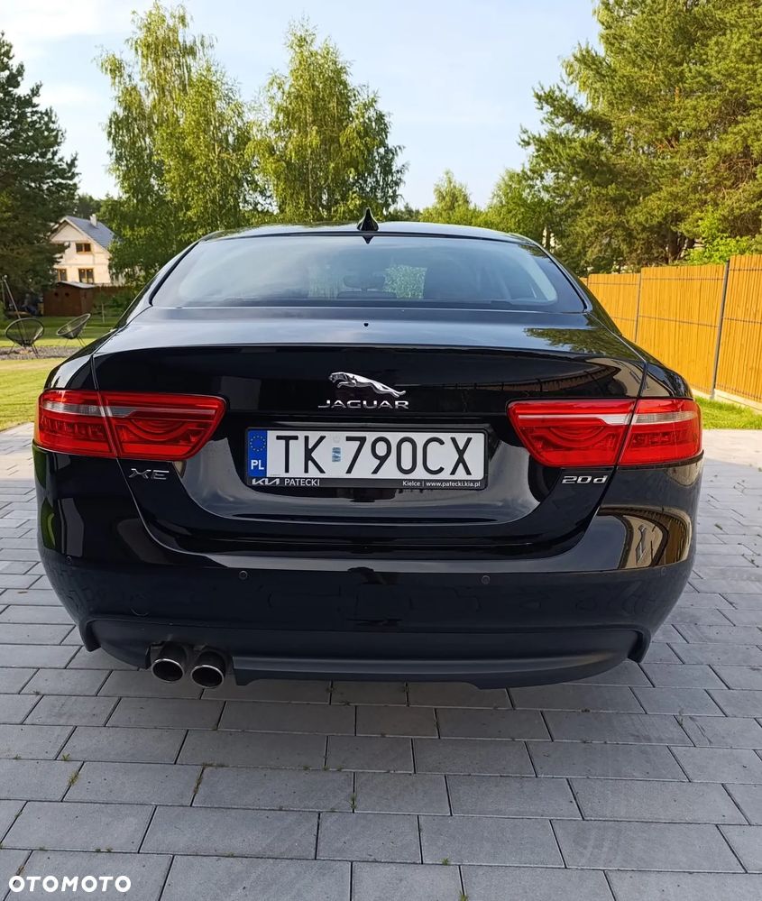 Jaguar XE 2.0 D Prestige - 5