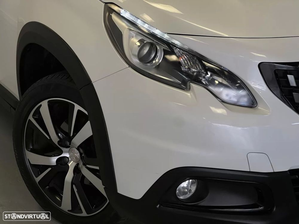 Peugeot 2008 1.2 PureTech GT Line - 29