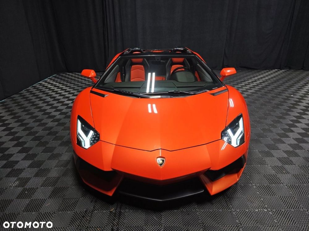 Lamborghini Aventador - 3