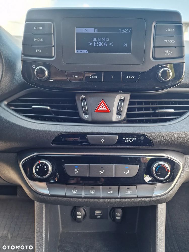 Hyundai i30 1.4 Classic + - 10