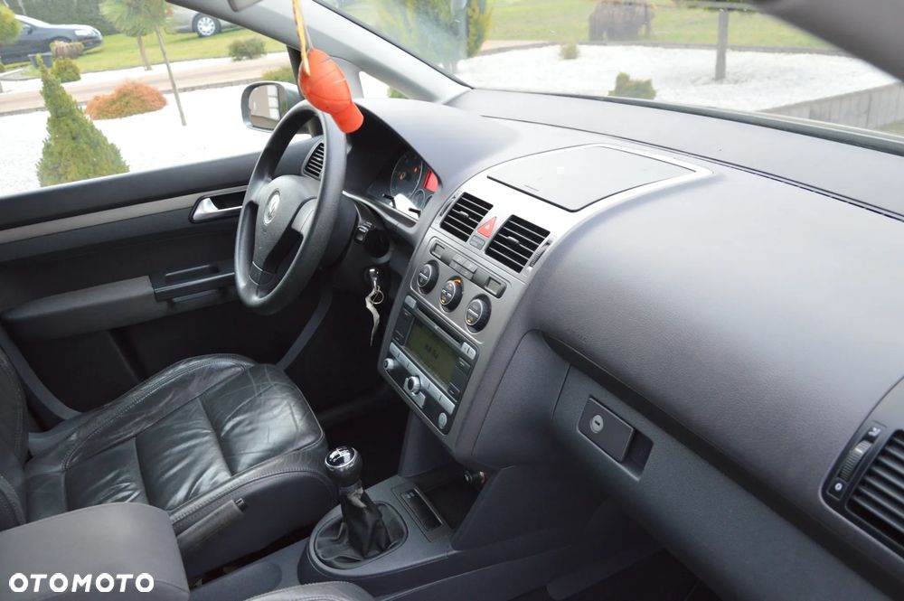 Volkswagen Touran 1.9 TDI Highline - 27