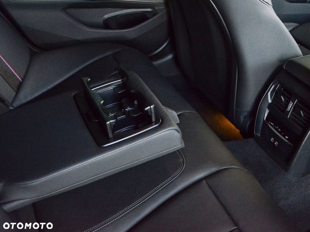 BMW Seria 3 330e xDrive M Sport sport - 28