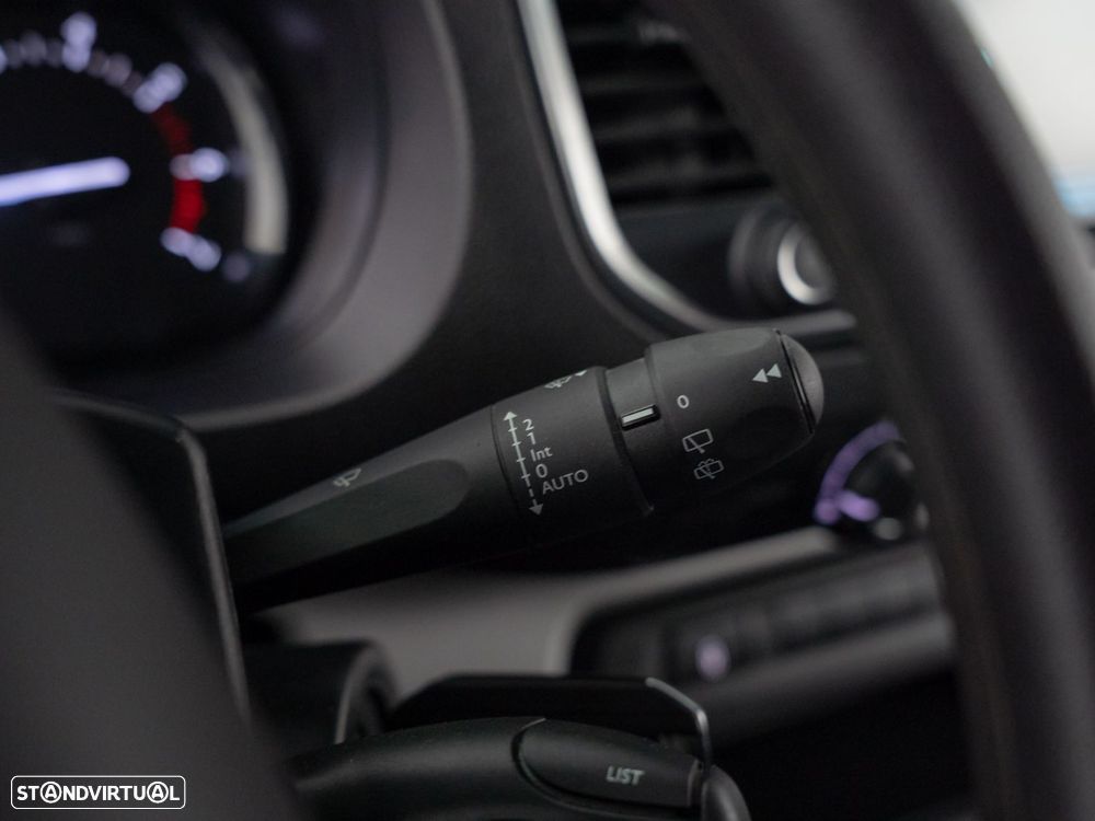 Peugeot Traveller - 18