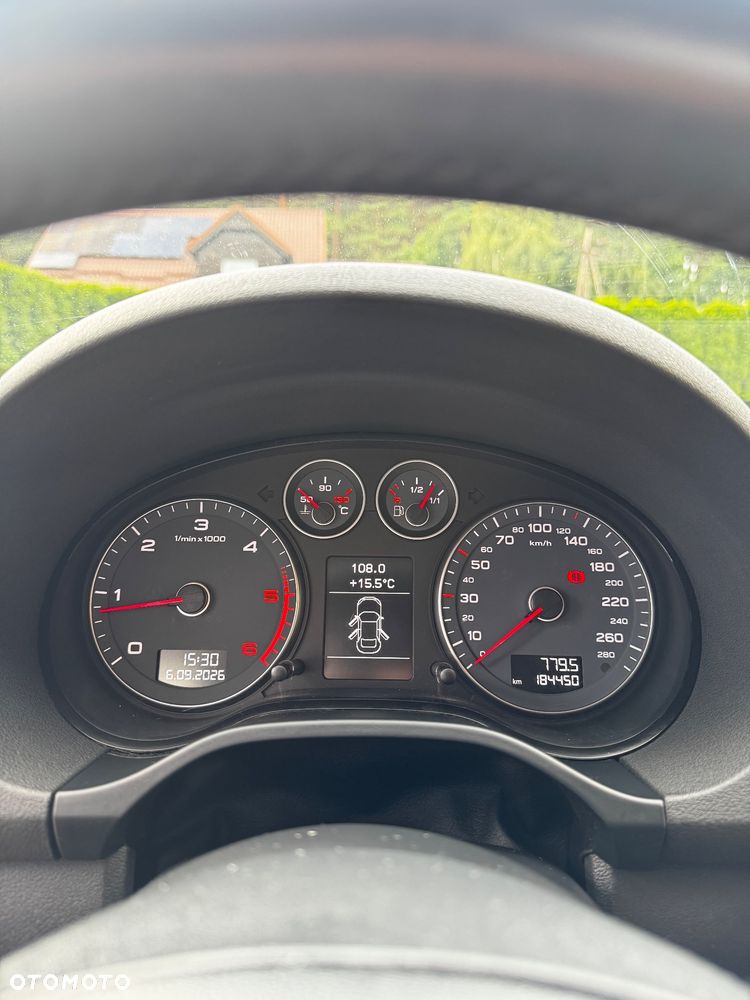 Audi A3 Sportback 1.6 TDI DPF Ambiente - 18