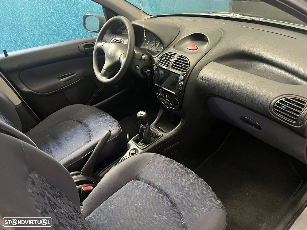 Peugeot 206 1.1 XR - 17