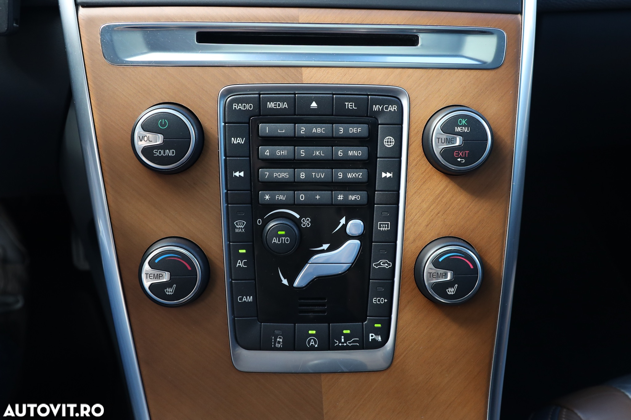 Volvo XC 60 D4 Geartronic Momentum - 24