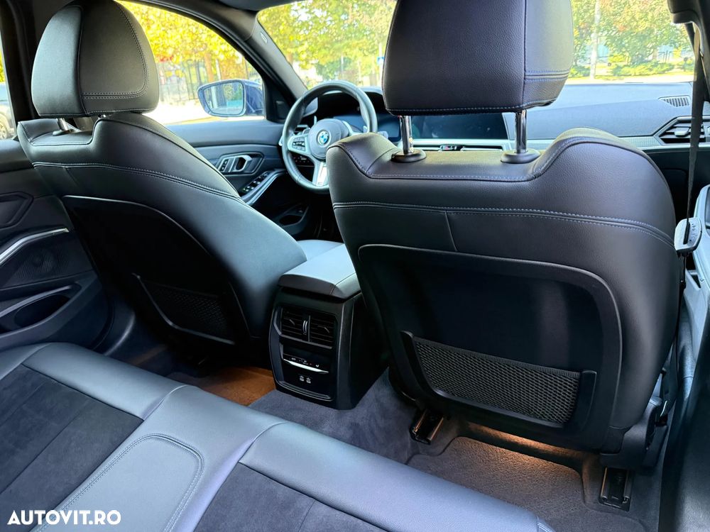 BMW Seria 3 320d xDrive AT MHEV - 32