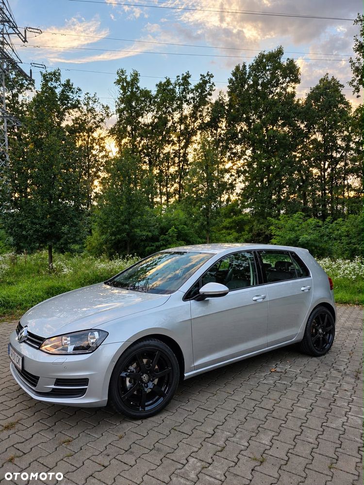Volkswagen Golf - 5