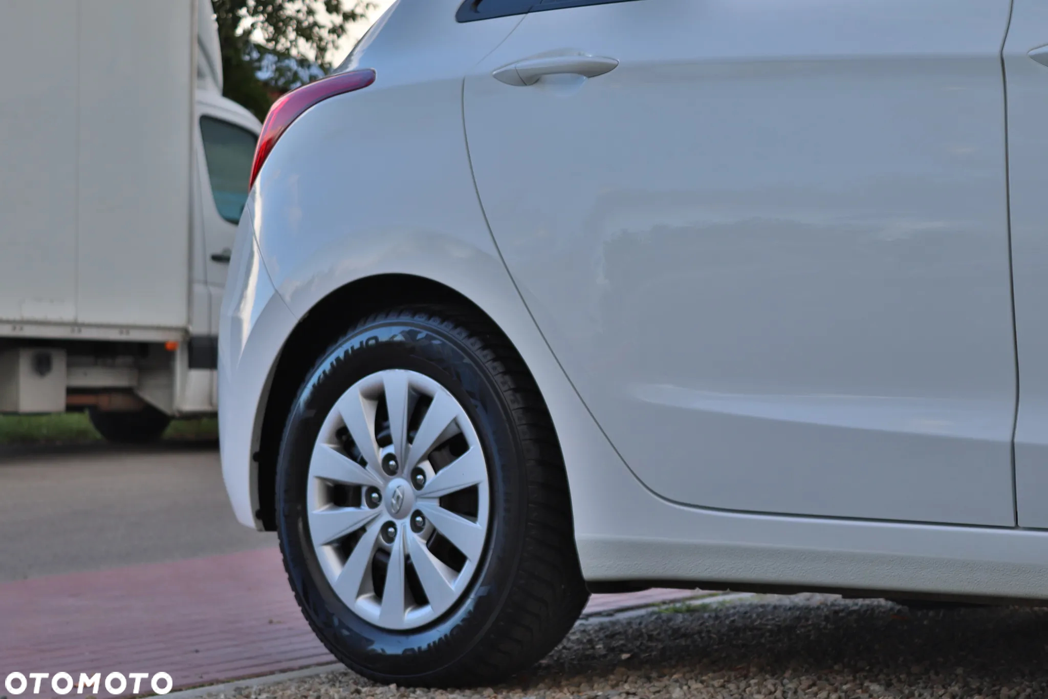 Hyundai i30 blue 1.4 Trend - 15