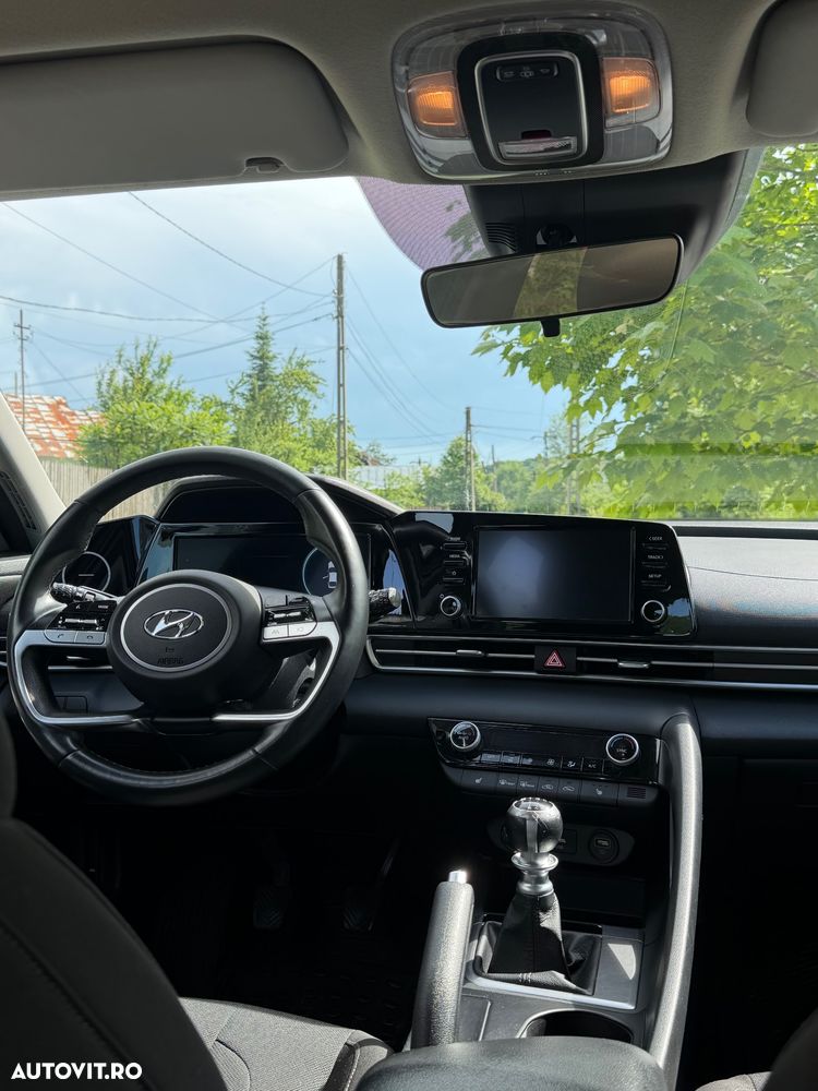 Hyundai Elantra 1.6 l 123 CP 6MT Highway - 14