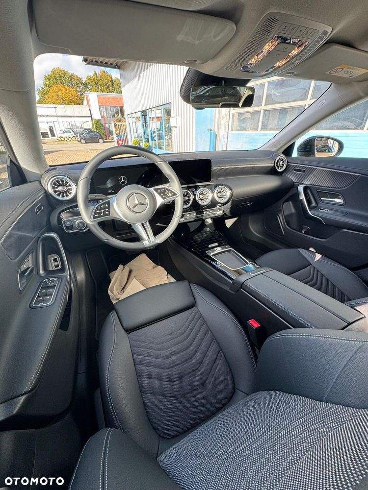 Mercedes-Benz CLA 180 7G-DCT Edition Progressive Line - 6