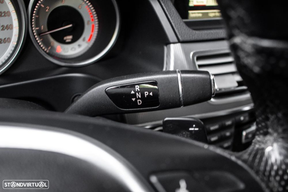 Mercedes-Benz E 300 Bluetec Hybrid Avantgarde - 17