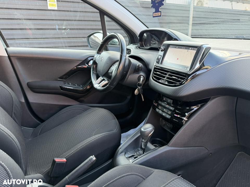 Peugeot 208 PureTech 110 Stop & Start EAT6 Allure - 6