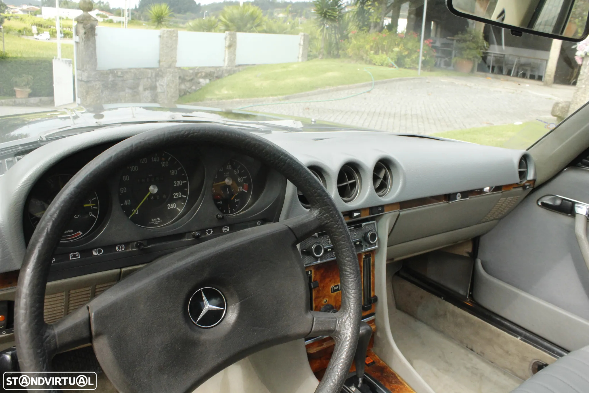 Mercedes-Benz 280 - 14