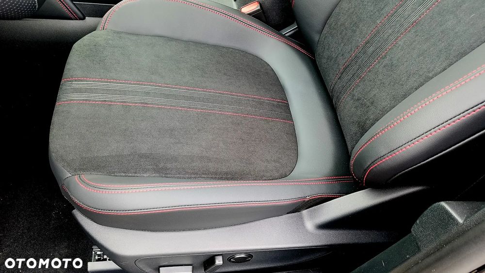 Ford Kuga 2.5 FHEV FWD ST-Line X eCVT - 23