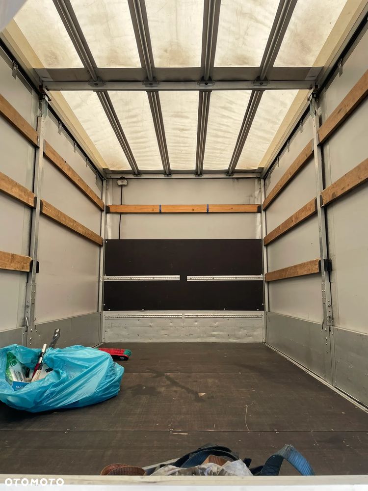 Volkswagen CRAFTER - 12