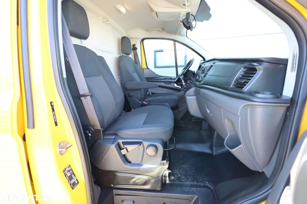 Ford Custom L2H1 - 11