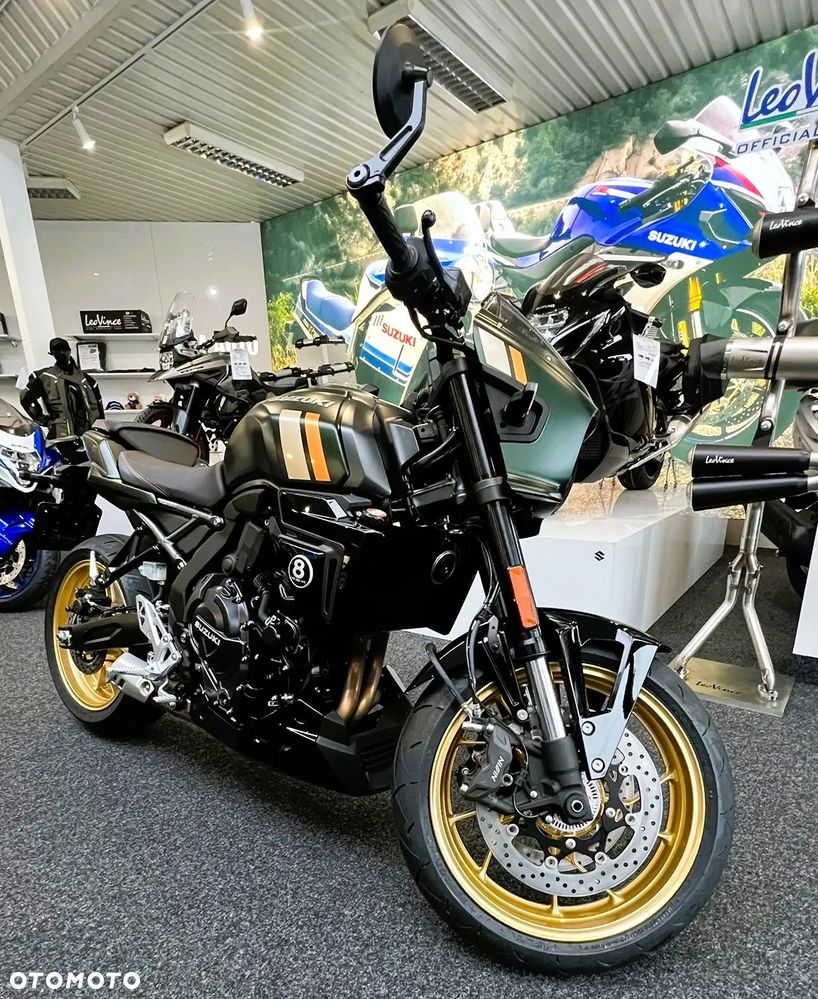 Suzuki GSX - 2