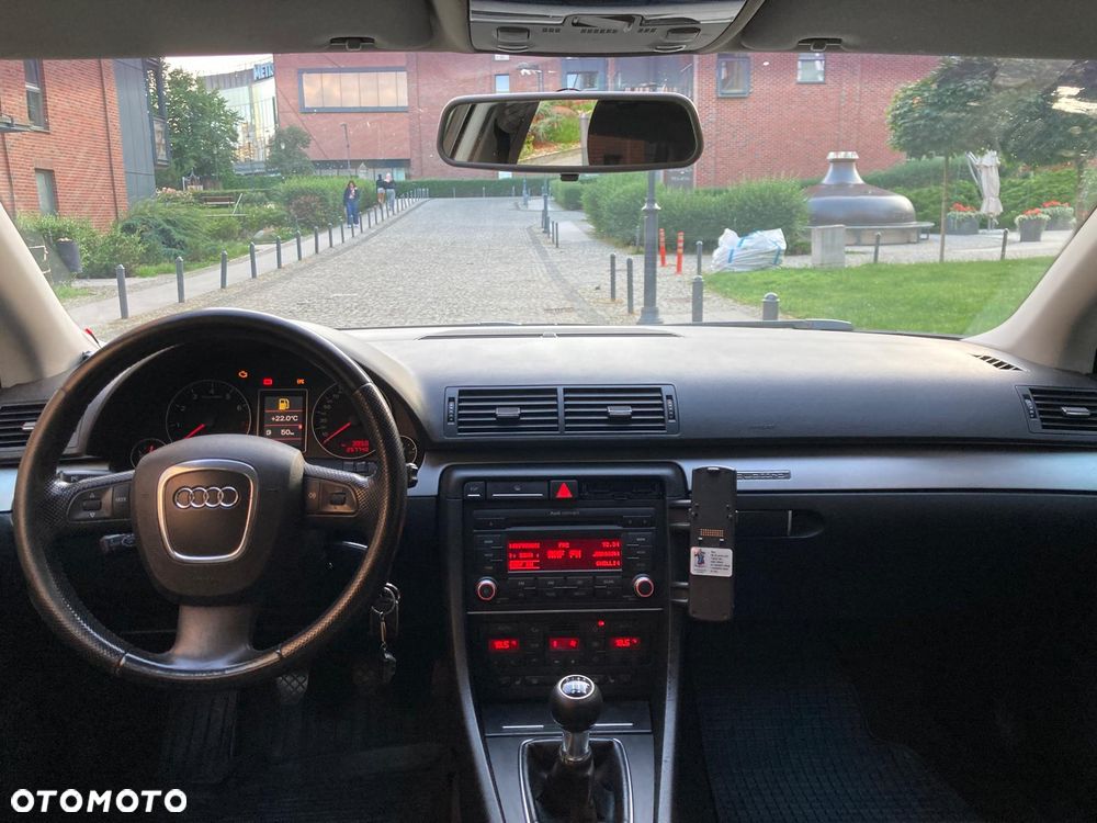 Audi A4 Avant 2.0T FSI - 14