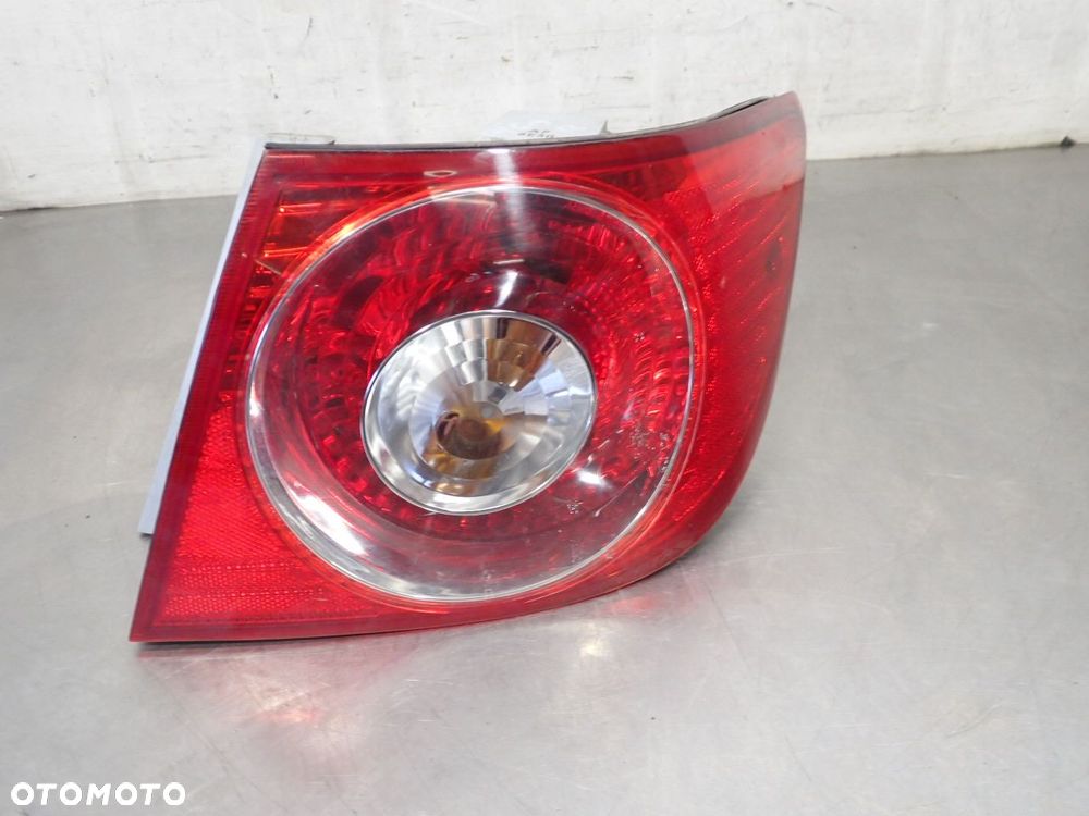 LAMPA PRAWA TYLNA CHEVROLET EPICA II 2.0 - 1