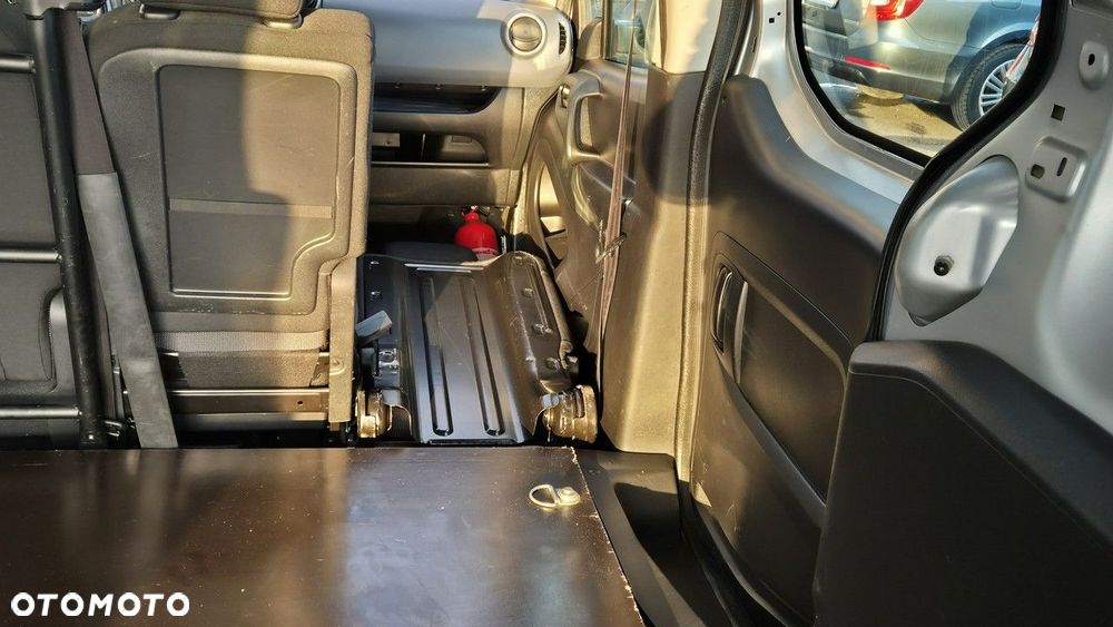 Peugeot Partner - 32