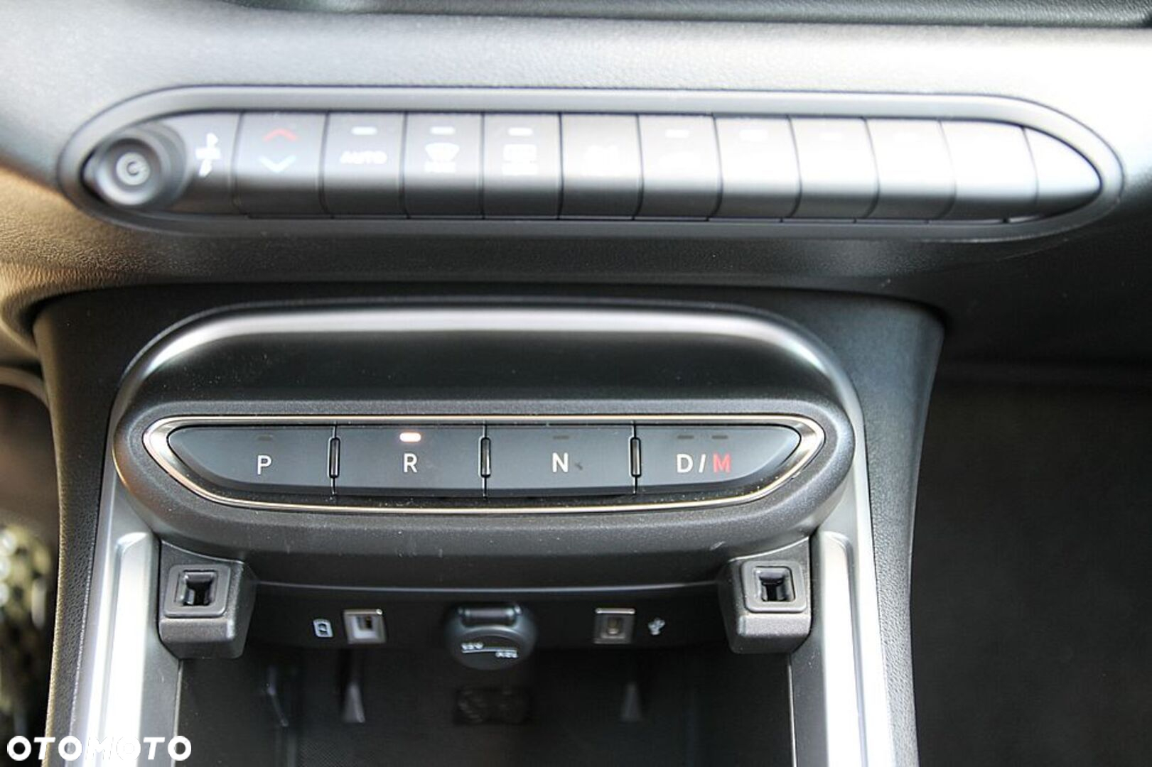 Jeep Avenger 1.2 T3 mHEV Summit FWD eDCT6 - 28