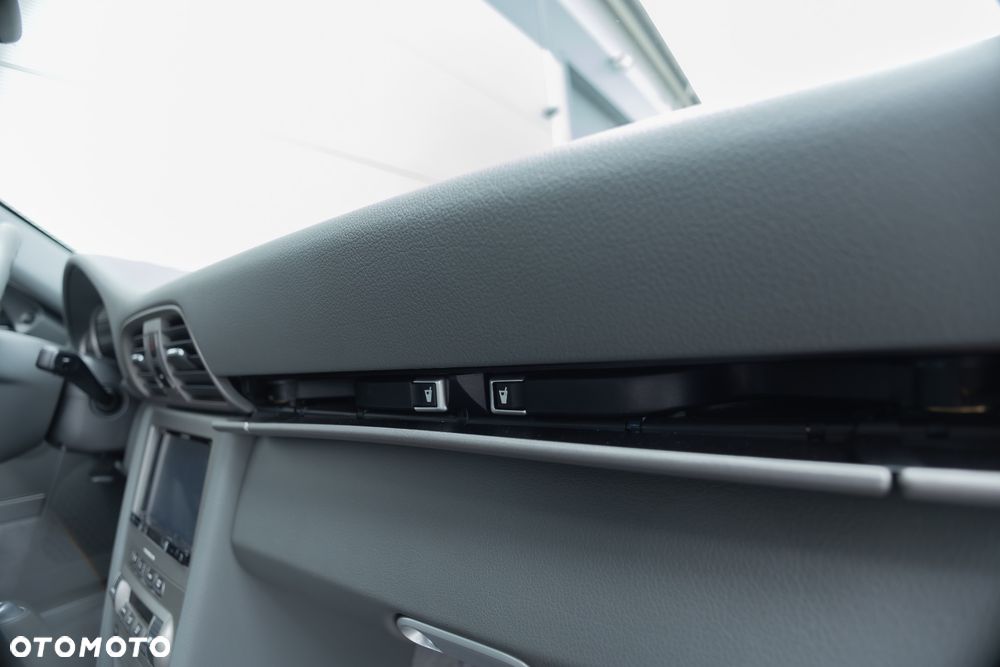 Porsche 911 Carrera Tiptronic S - 27