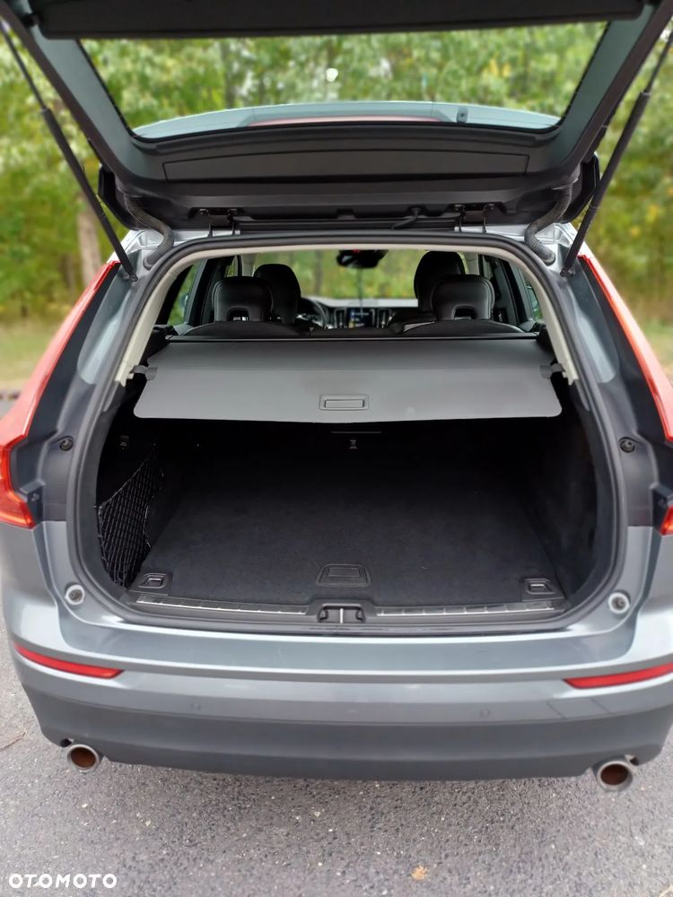 Volvo XC 60 T4 Momentum - 24