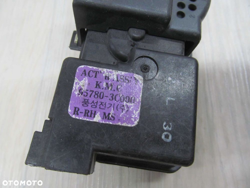 KIA MAGENTIS 00-05 SILOWNIK ZAMKA DRZWI PT 95780-3C000 - 4