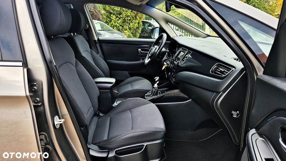 Kia Carens 1.6 GDI XL 7os - 36