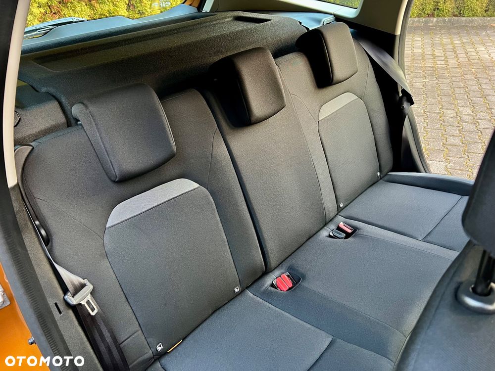 Dacia Duster 1.6 SCe Laureate S&S - 14