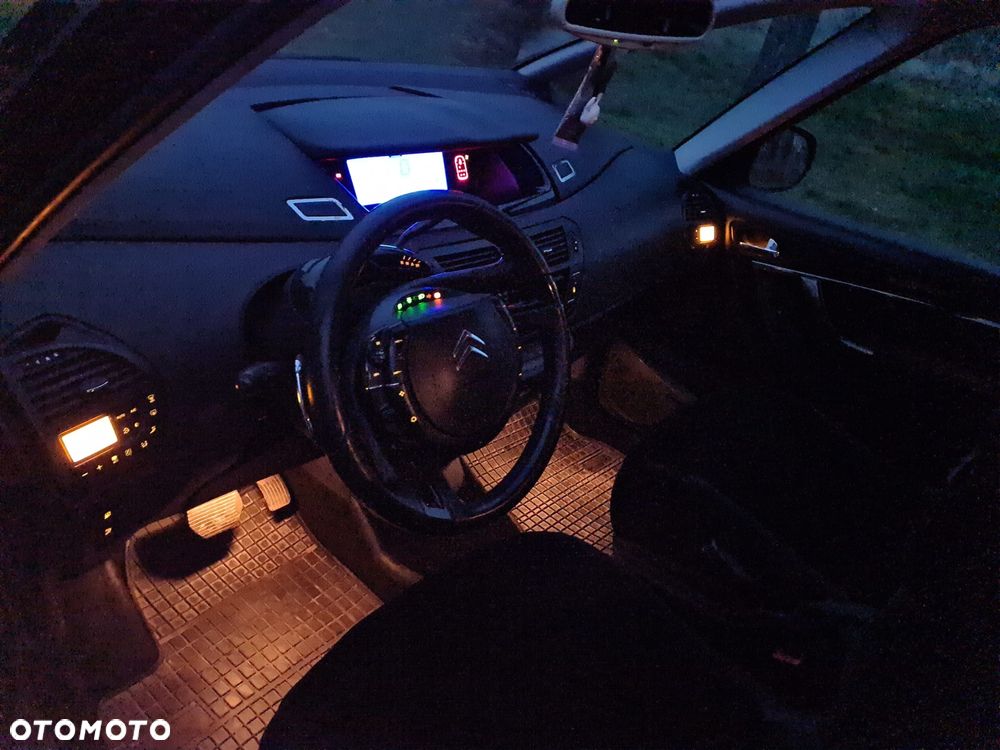 Citroën C4 2.0 HDi FAP Exclusive - 8