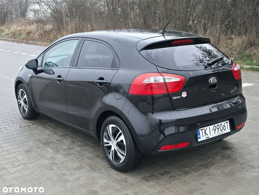 Kia Rio - 4