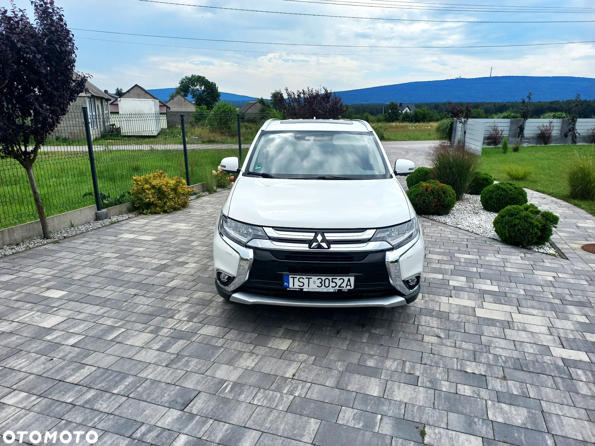 Mitsubishi Outlander 2.0 Intense + Navi 4WD CVT - 17