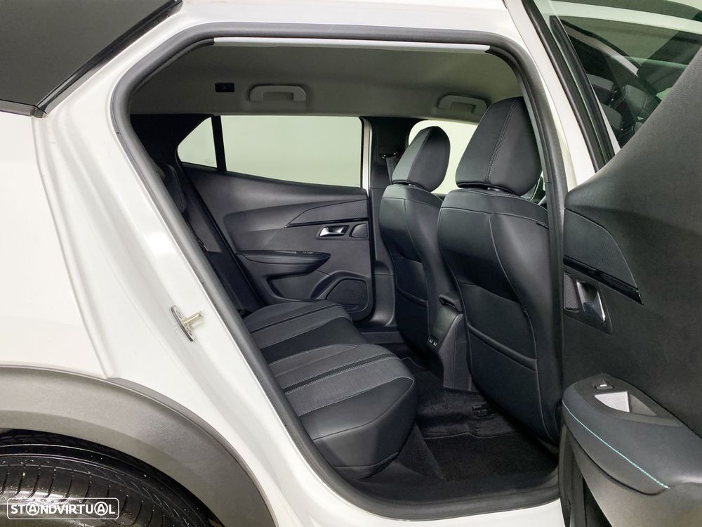 Peugeot 2008 1.2 PureTech Allure Pack EAT8 - 17