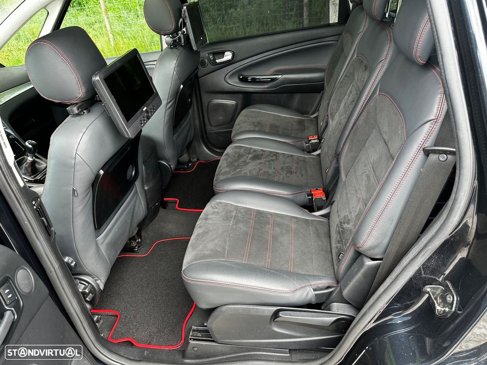 Ford S-Max 2.0 TDCi DPF Titanium - 32