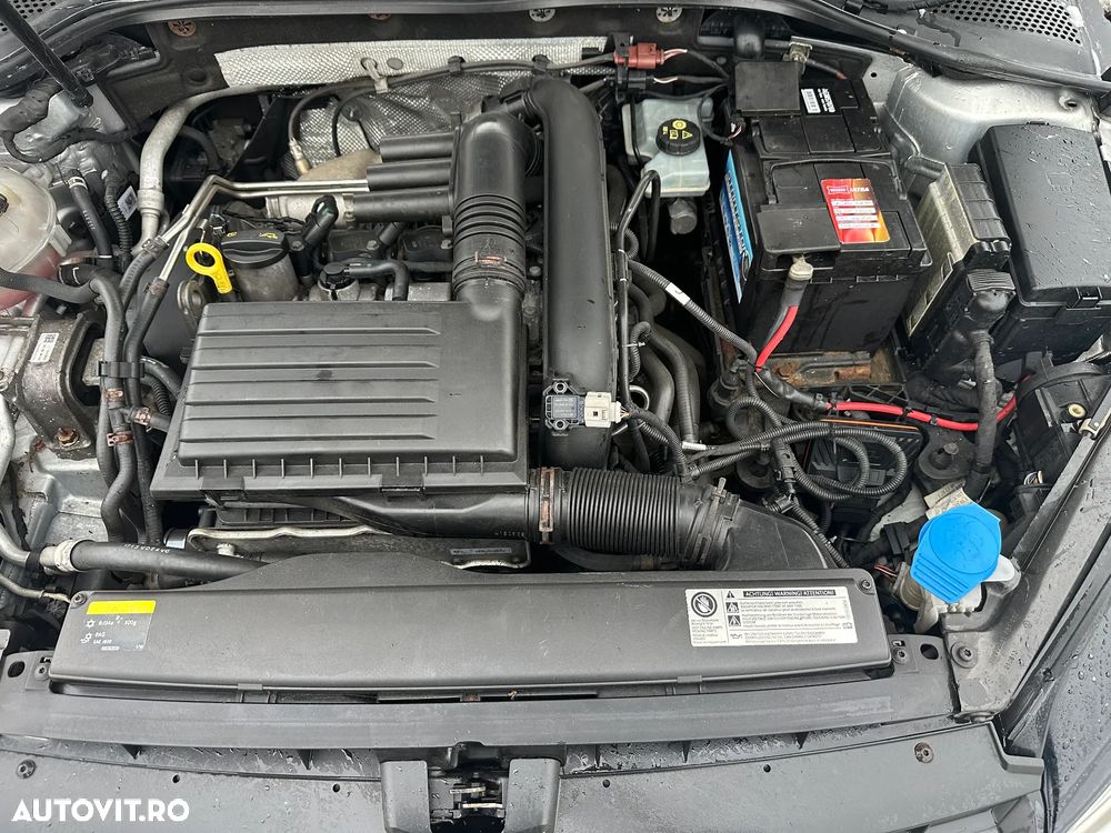 Volkswagen Golf 1.2 TSI BlueMotion Technology Comfortline - 8