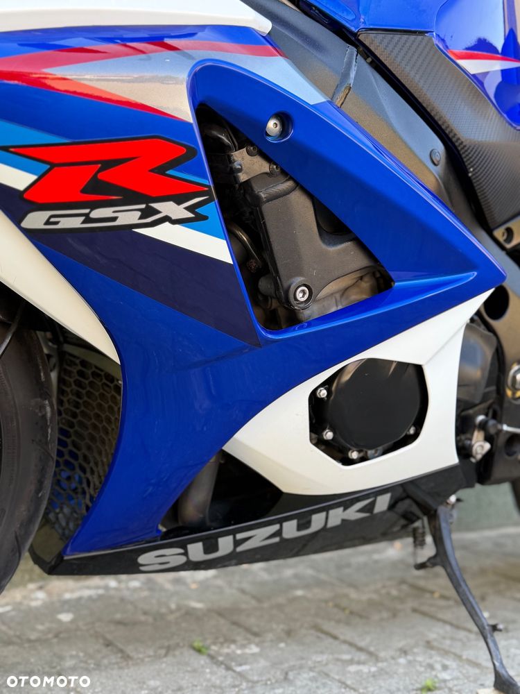 Suzuki GSX-R - 30