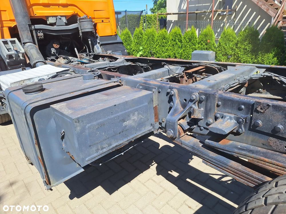 Mercedes-Benz SK 1824 - 16