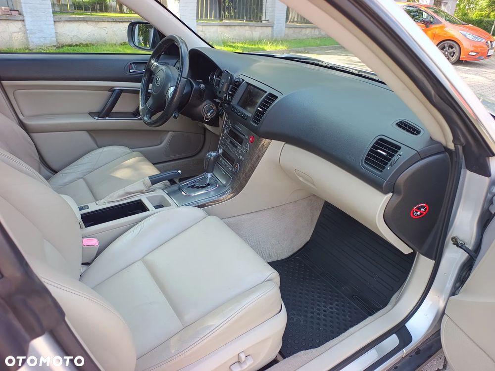 Subaru Outback 3.0 H6 - 31