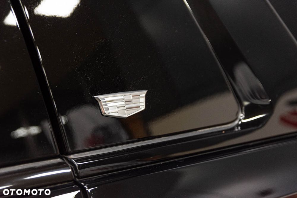 Cadillac Escalade - 9