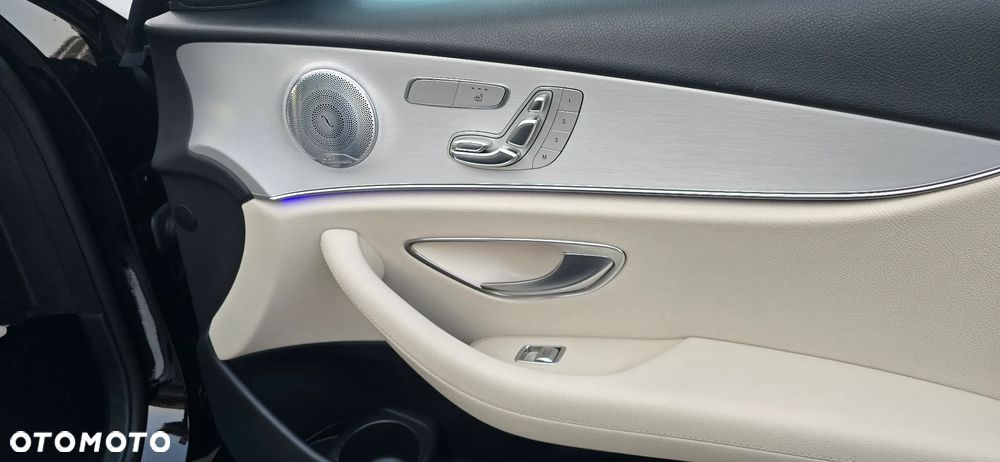 Mercedes-Benz Klasa E ver-220-d-4matic-9g--tronic-amg-line - 12