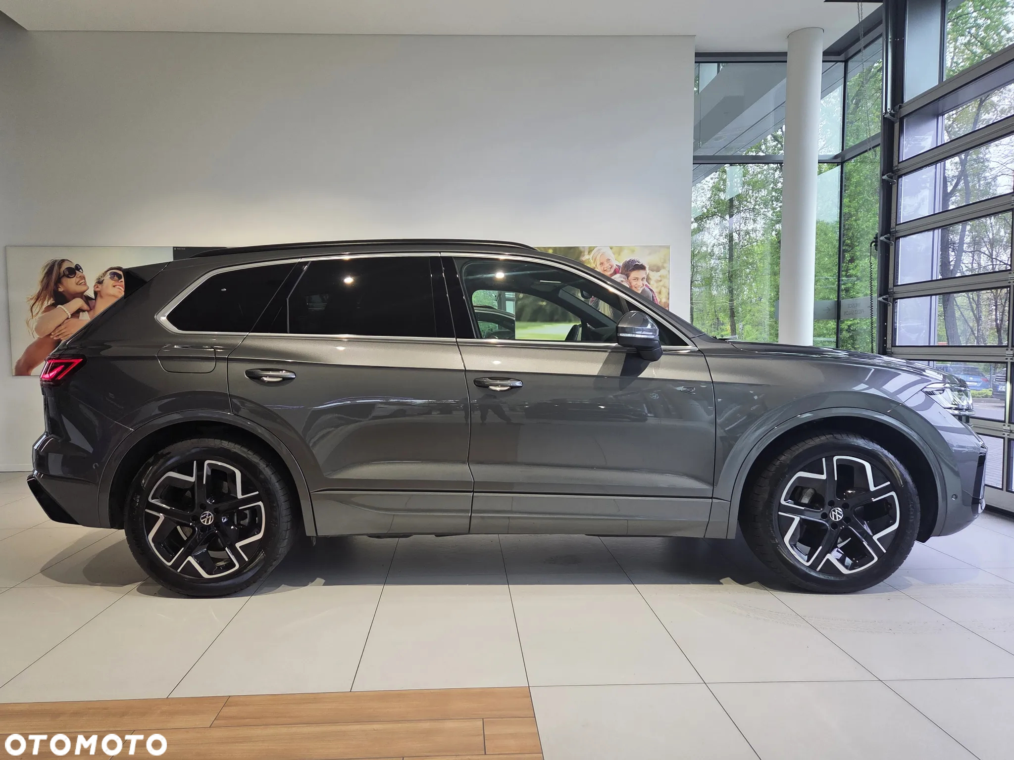 Volkswagen Touareg 3.0 V6 TDI 4Motion R-Line - 4