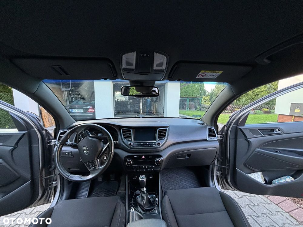 Hyundai Tucson 1.6 GDI BlueDrive GO 2WD - 12