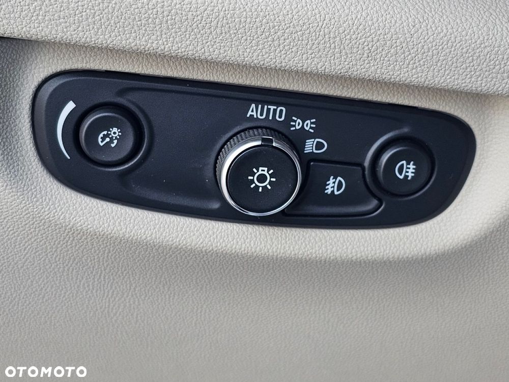 Opel Insignia - 36