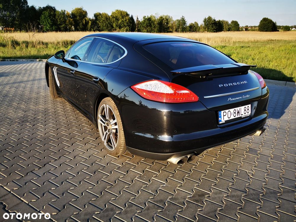 Porsche Panamera Turbo PDK - 9