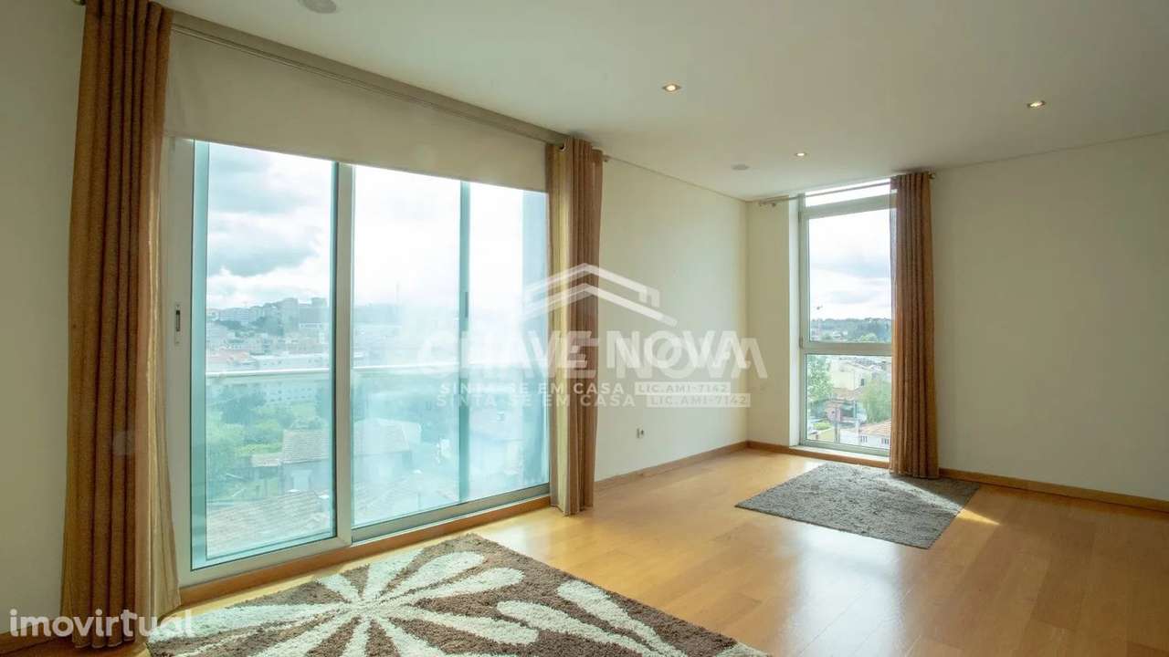 T2 com garagem, jardim e aquecimento central em Santa Marinha - Grande imagem: 3/23